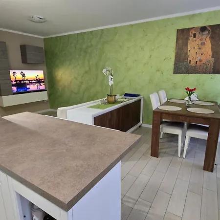 Casa Magenta 2 *